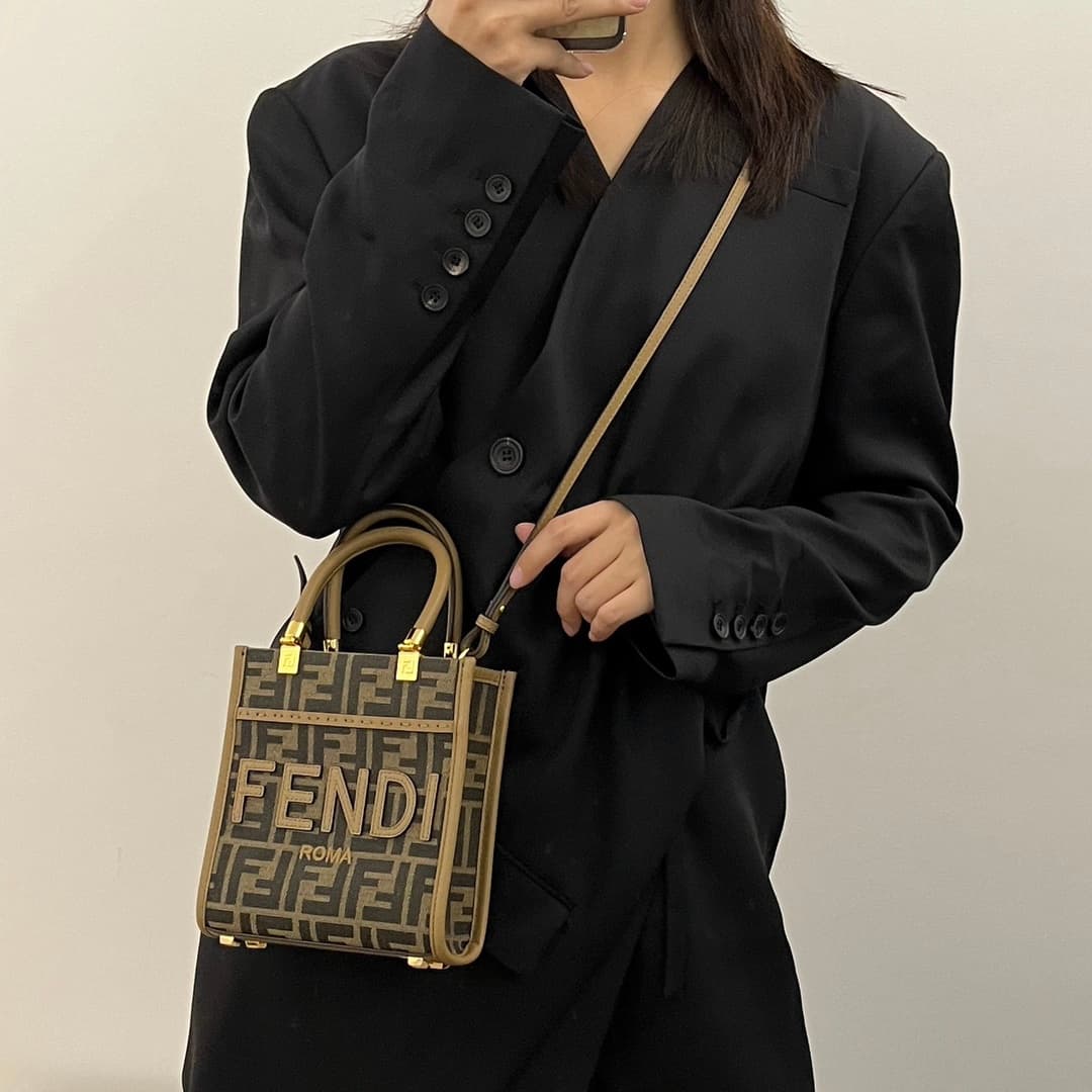 펜디 미니 션샤인 쇼퍼백 - Bag (펜디) - 이미지 8