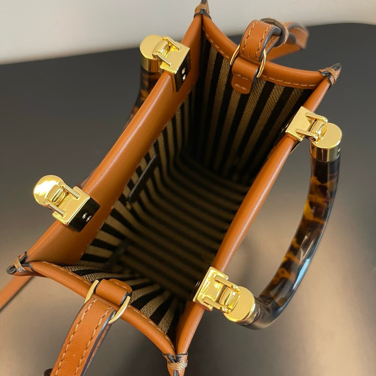 펜디 미니 션샤인 쇼퍼백 - Bag (펜디) - 이미지 7