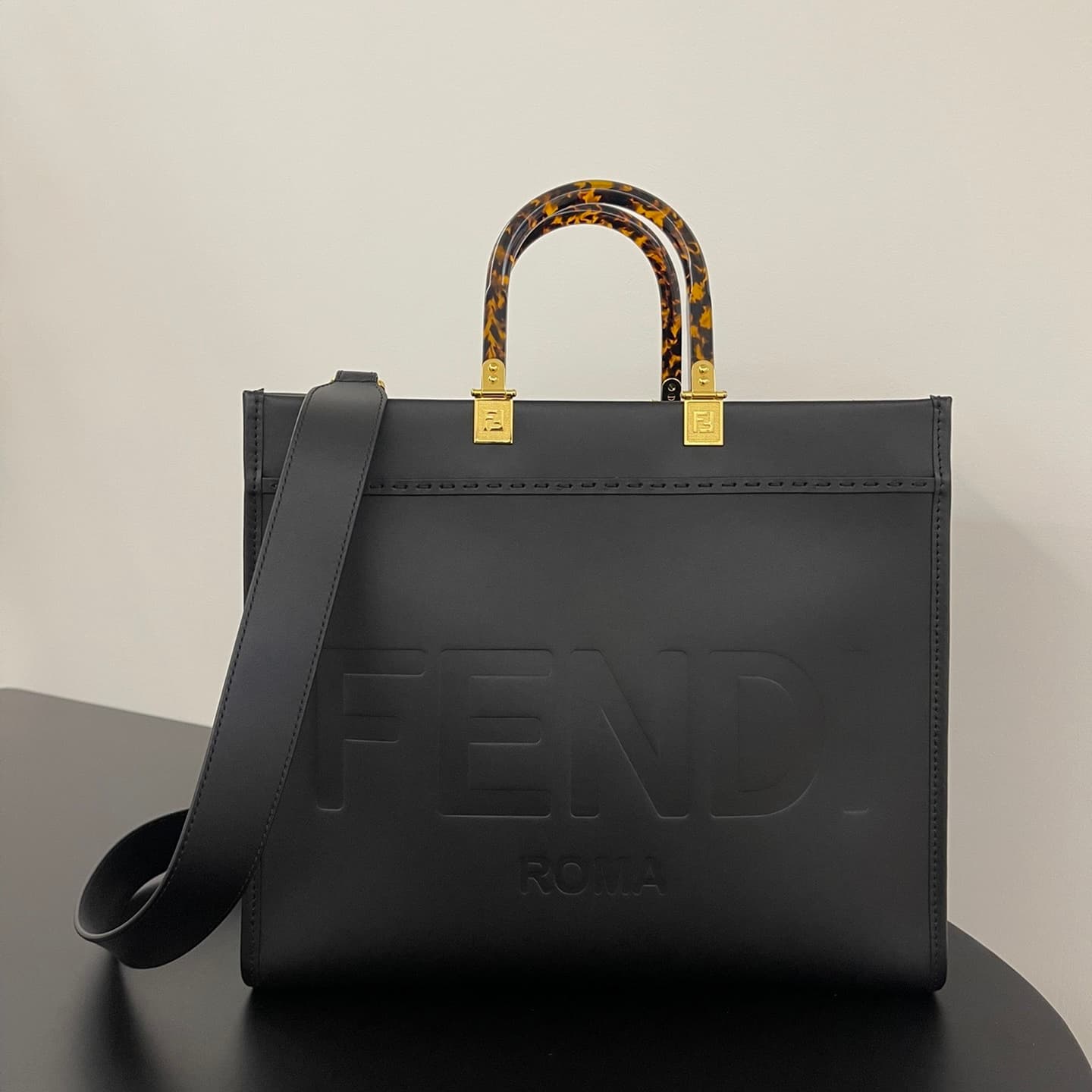 펜디 펜디 미디움 션샤인 쇼퍼백 레플리카 - Bag | 제이샵 레플리카 사이트