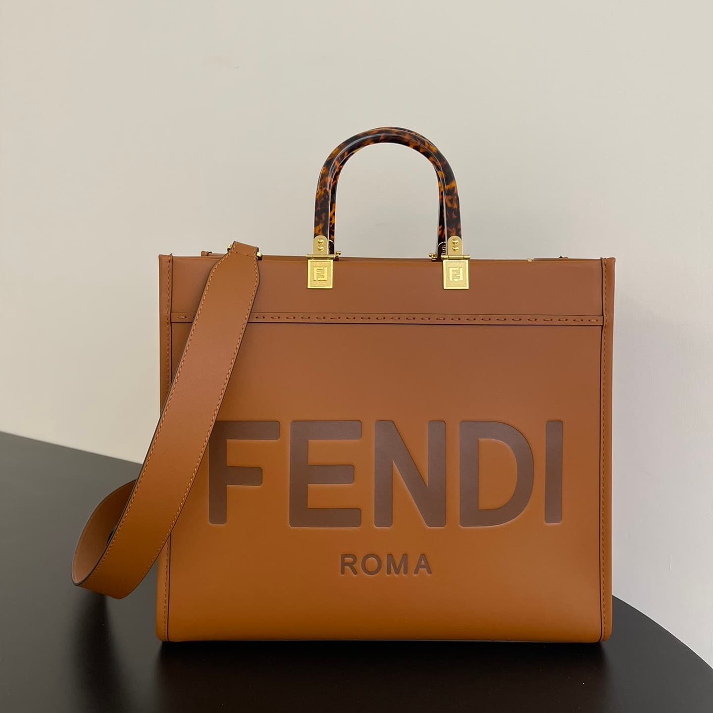 펜디 펜디 미디움 션샤인 쇼퍼백 레플리카 - Bag | 제이샵 레플리카 사이트