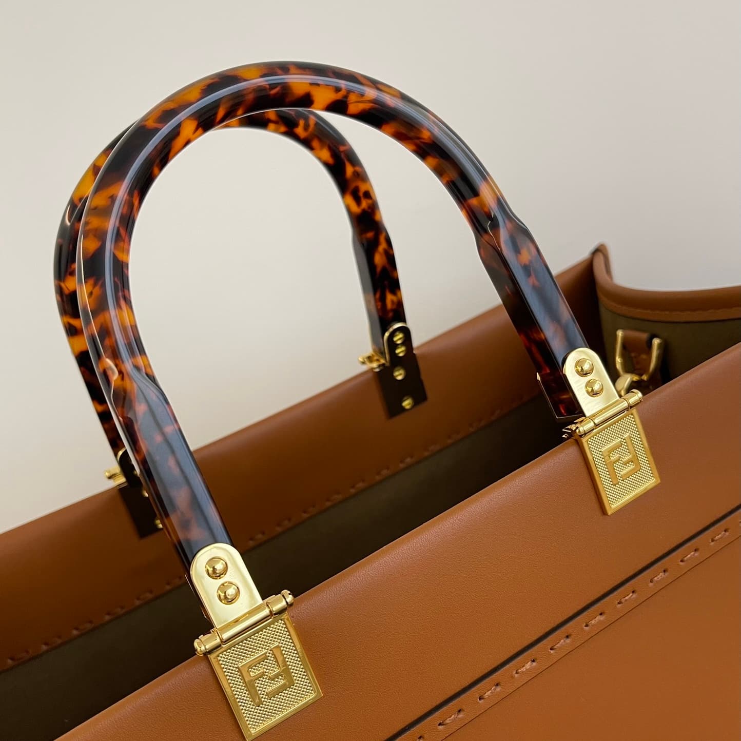 펜디 미디움 션샤인 쇼퍼백 - Bag (펜디) - 이미지 5