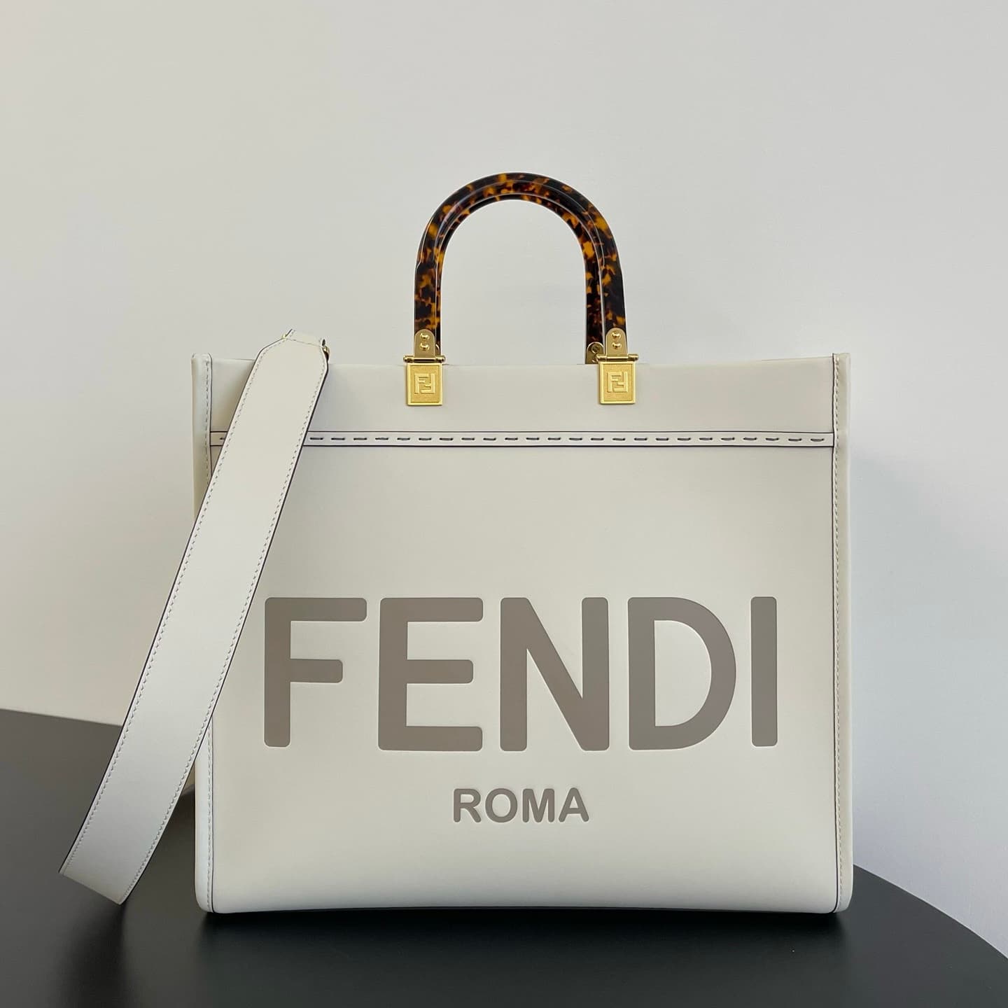 펜디 펜디 미디움 션샤인 쇼퍼백 레플리카 - Bag | 제이샵 레플리카 사이트