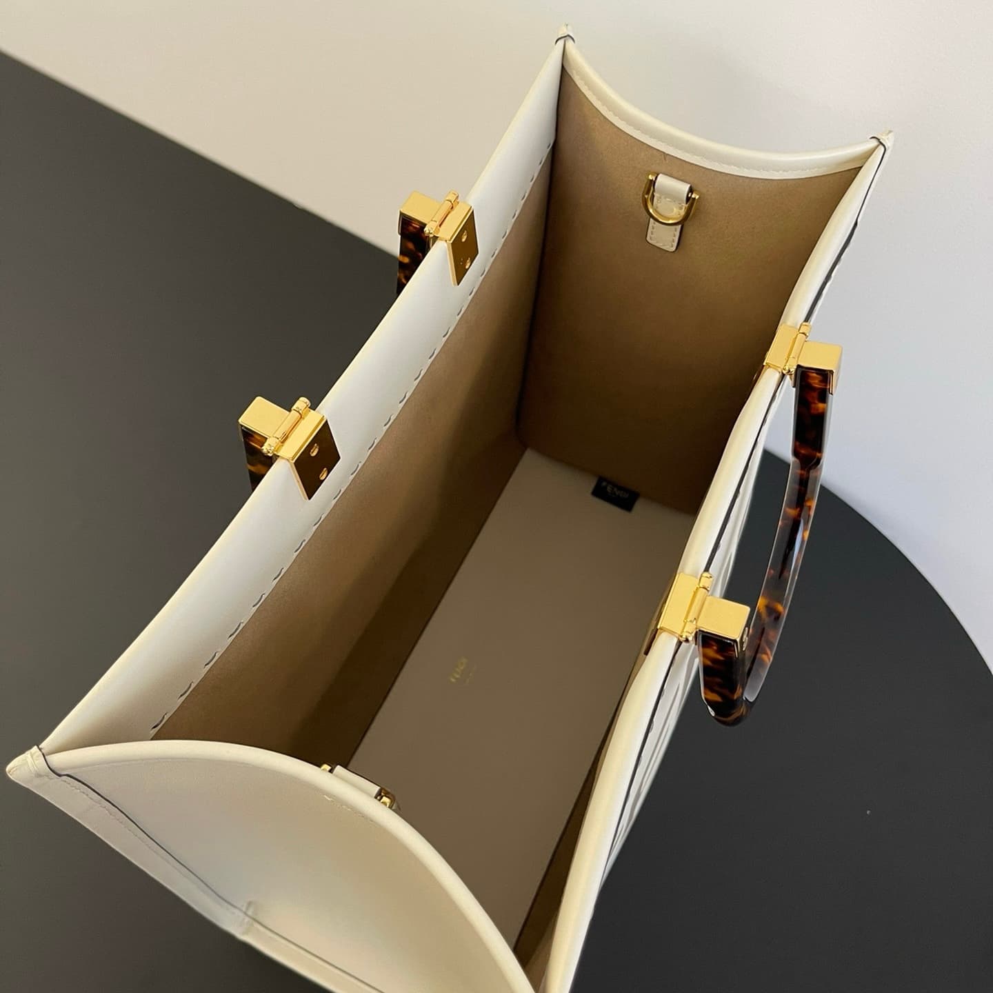 펜디 미디움 션샤인 쇼퍼백 - Bag (펜디) - 이미지 7