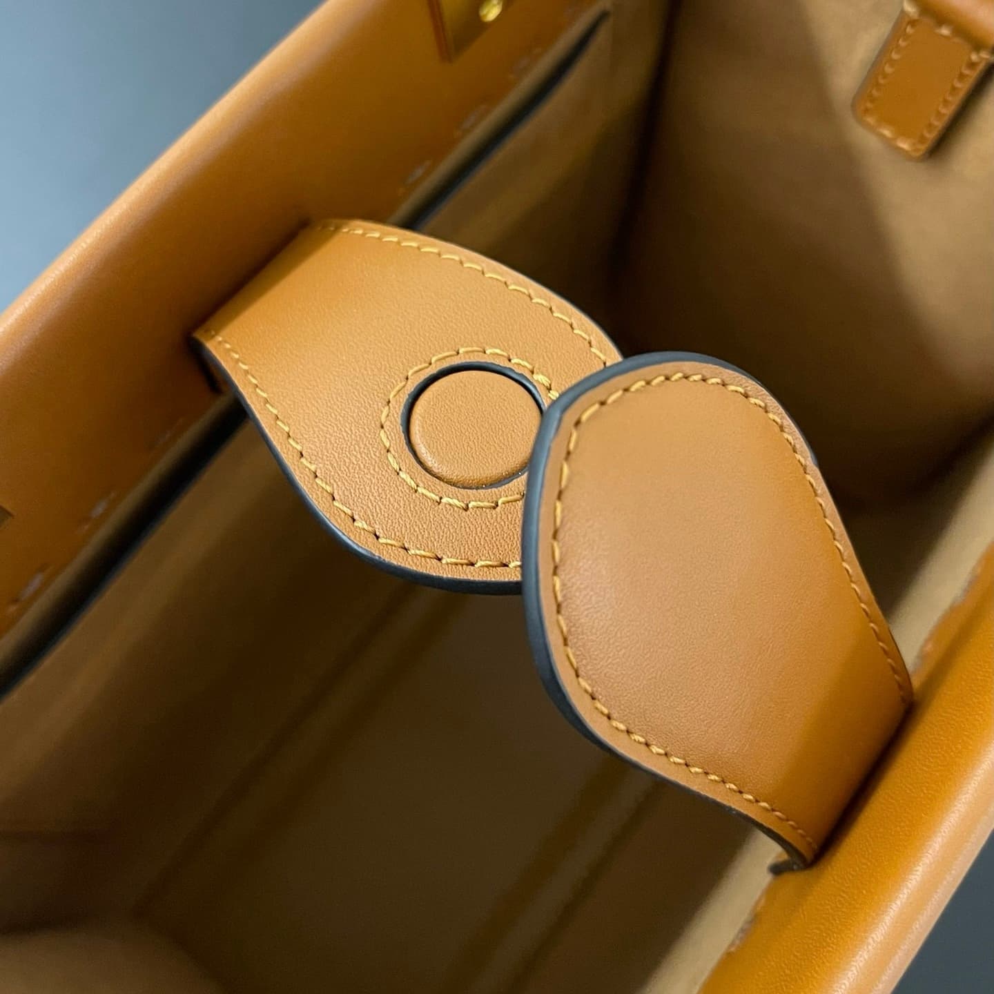 펜디 스몰 션샤인 쇼퍼백 - Bag (펜디) - 이미지 6