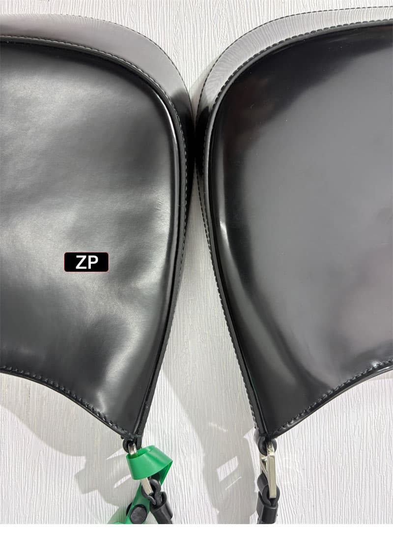 프라다 클레오 브러시드 레더 숄더백 - Bag (프라다) - 이미지 6