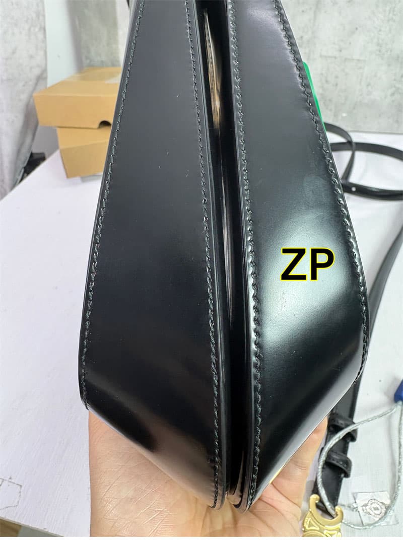 프라다 클레오 브러시드 레더 숄더백 - Bag (프라다) - 이미지 11