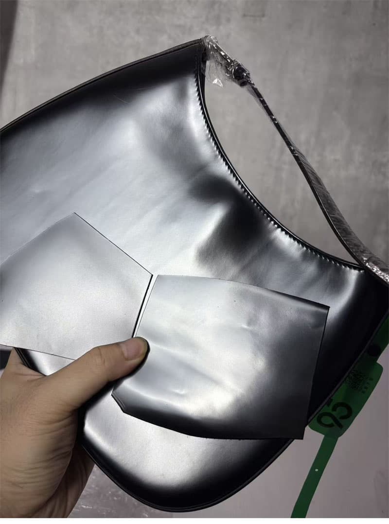 프라다 클레오 브러시드 레더 숄더백 - Bag (프라다) - 이미지 16