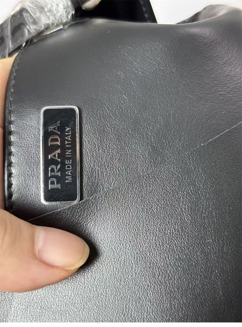 프라다 클레오 브러시드 레더 숄더백 - Bag (프라다) - 이미지 17