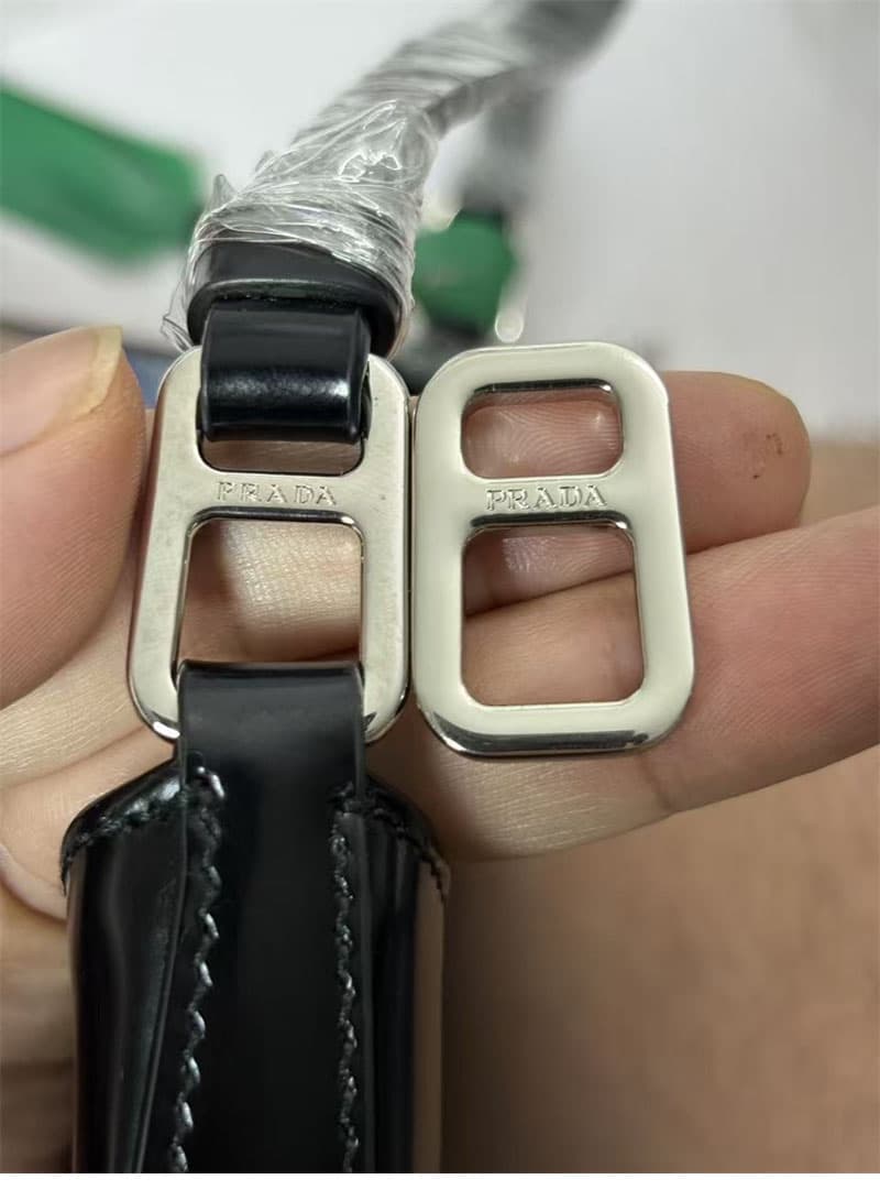 프라다 클레오 브러시드 레더 숄더백 - Bag (프라다) - 이미지 18